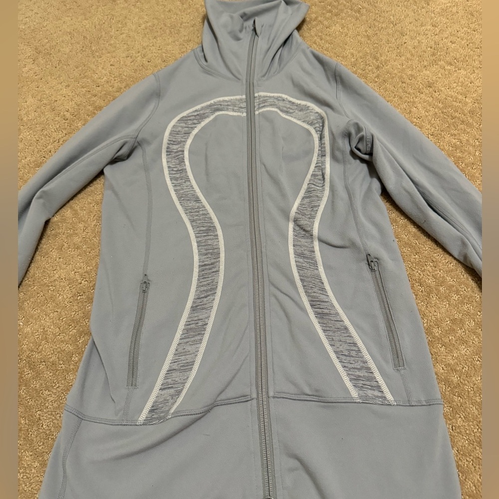 Lululemon jacket size 6